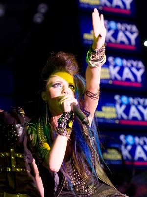 Певица Соня Кей: «Руки прочь от журналистов и мирных граждан!»