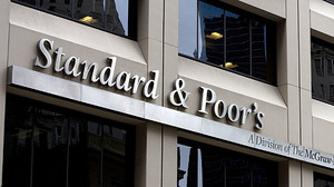 Standard & Poor’s повысил прогноз рейтинга ПриватБанка до «стабильного» и оценил кредитоспособность банка выше Украины
