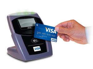 Крупнейший украинский банк ПриватБанк начал прием карт с бесконтактной технологией Visa payWave 