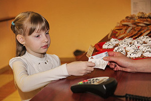 Николаевские школьники могут рассчитываться за обеды электронными деньгами,  а родители - контролировать расходы детей на питание