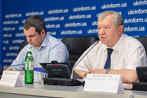 Чому українське небо закрите для більшості українців?