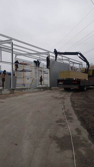 Монтаж сендвіч-панелей,  металоконструкцій,  профлист