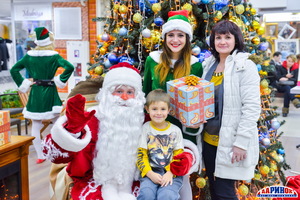 Снежные горки,  музей сказок и настоящий Дед Мороз в Новогоднем городе