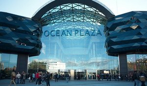 Модное арт-шоу в Ocean Plaza