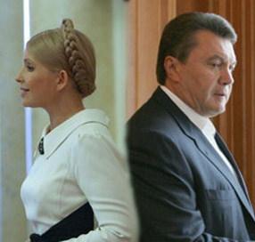 Эксперт: Только выбывание Тимошенко или Януковича