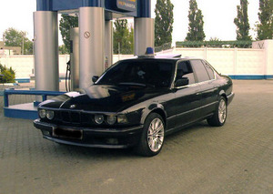 Продаю BMW 730