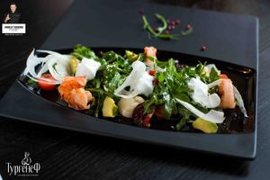 Легкость,  которая окрыляет: безупречные летние салаты в ресторане «ТургенеФ»