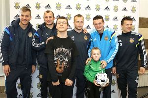 Юные футбольные болельщики встретились с игроками национальной сборной Украины