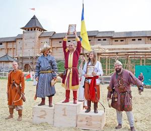 Зрелище достойное князей: в «Парке Киевская Русь» состоялся Международный турнир конных лучников