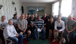 Полтавщина: вихованці Кременчуцької виховної колонії зустрілися з письменником Ладомиром Михайловим