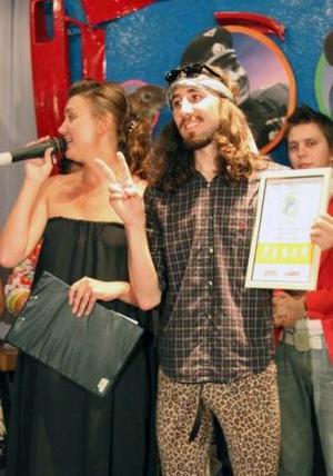 Чемпион Украины по игре на воображаемой гитаре едет на финал Чемпионата мира в Финляндию!