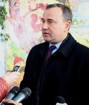 О. Домбровський вирішив не поступатись політичній кон»юнктурі