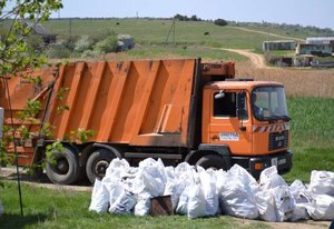 По Одесской области вновь прокатилась волна субботников,  организованных гражданской инициативой «Сделаем Украину чистой» в рамках международного социального проекта «Let’s Do It!».