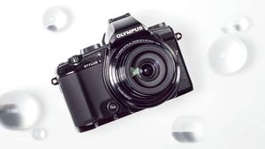 Можливості цифрової дзеркальної камери у компактному корпусі: Olympus Stylus 1 – перший у своєму роді 