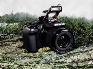 Olympus представила SP-100EE – первую камеру с точечной «наводкой» 