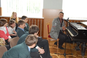 Петр Черный  принял участие в социальной акции «Звезды против детской жестокости»