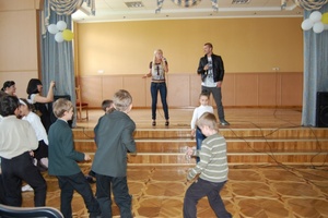 Тамерлан и Алена Омаргалиева в акции «Звезды против детской жестокости»