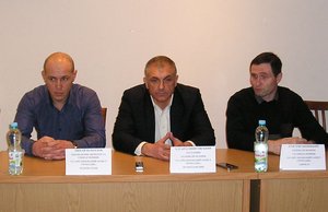 ПІКЕТУВАЛЬНИКИ ОБЛАСНОЇ ПРОКУРАТУРИ: «МИ ПІДЕМО,  КОЛИ ПІДЕ ПРОКУРОР»