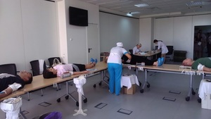 В Днепропетровске сотрудники ПриватБанка сдают кровь  для раненых в АТО