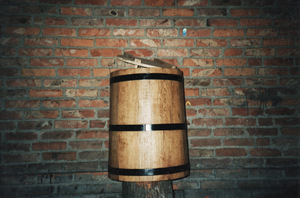 Изготовление и продажа дубовых бочек для домашнего вина.