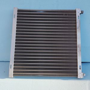 Радіатори (конденсатори) для комбайнів,  тракторів,  вантажівок,  легковиків.