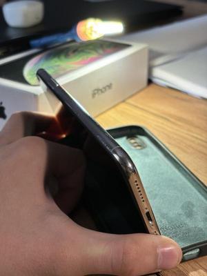 Продаю iPhone XS Max 256GB у відмінному стані — 9300 грн