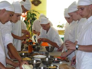 Полтавщина: перші кроки у кухонній справі вихованців Кременчуцької виховної колонії