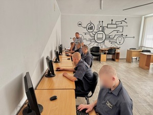 ОПЕРАТОРИ ПЕРСОНАЛЬНОГО КОМПЬЮТЕРА: ЗАПРОВАДЖЕНО ПРОЄКТ ДЛЯ ВИХОВАНЦІВ КРЕМЕНЧУЦЬКОЇ ВИХОВНОЇ КОЛОНІЇ